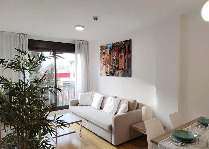 Apartamento Amplio, Luminoso Y Confortable Cc
