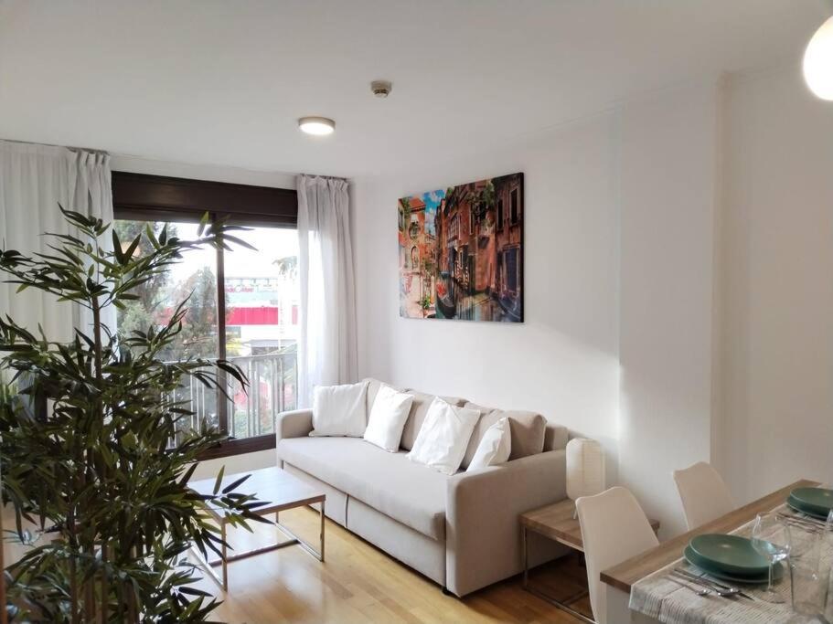 Amplio, Luminoso Y Confortable Cc Appartamento Madrid