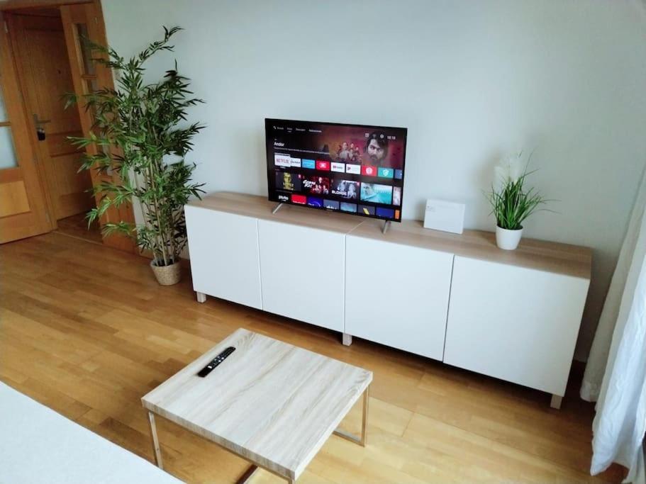 Amplio, Luminoso Y Confortable Cc Appartamento Madrid
