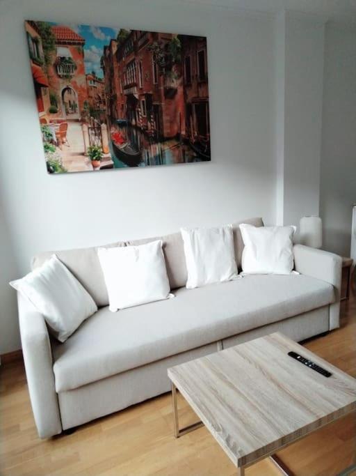 Amplio, Luminoso Y Confortable Cc Appartamento Madrid