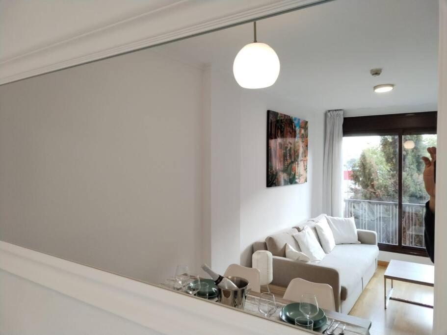 Amplio, Luminoso Y Confortable Cc Appartamento